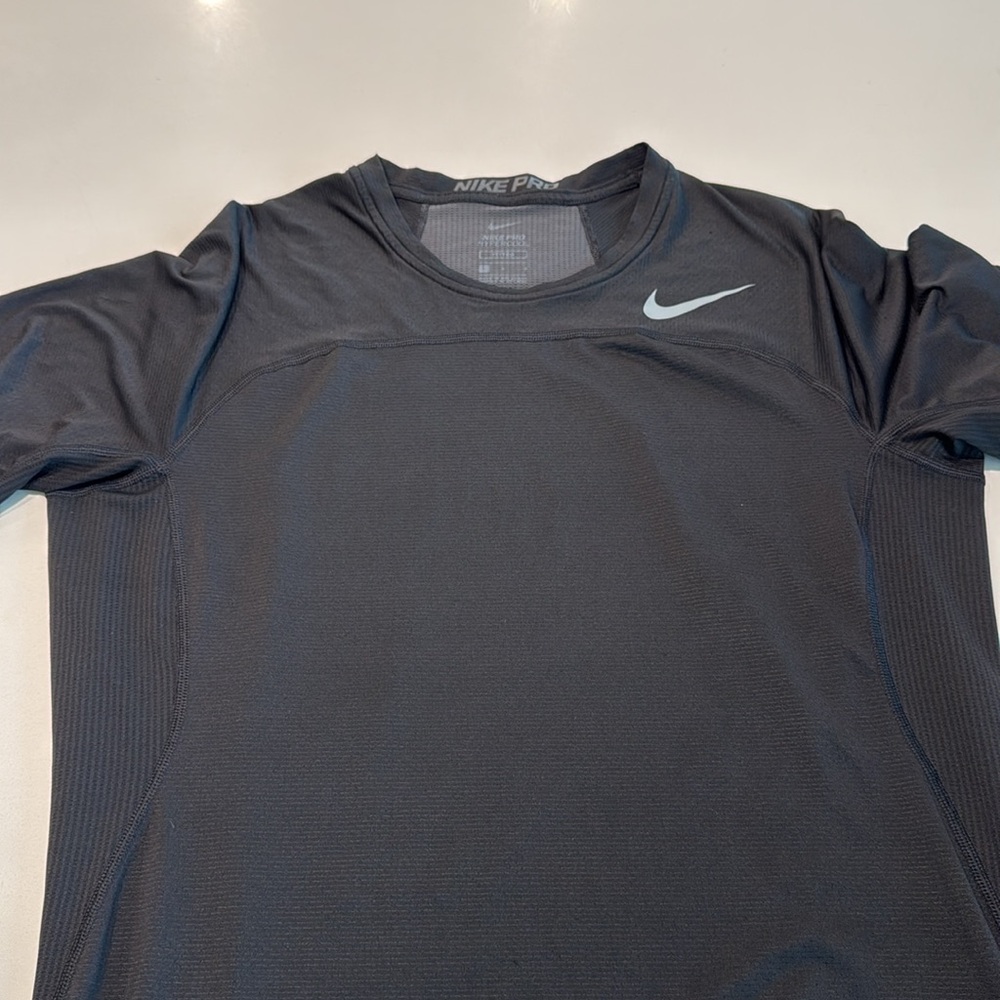 Men’s Nike Pro shirt Hypercool. Fitted. Large